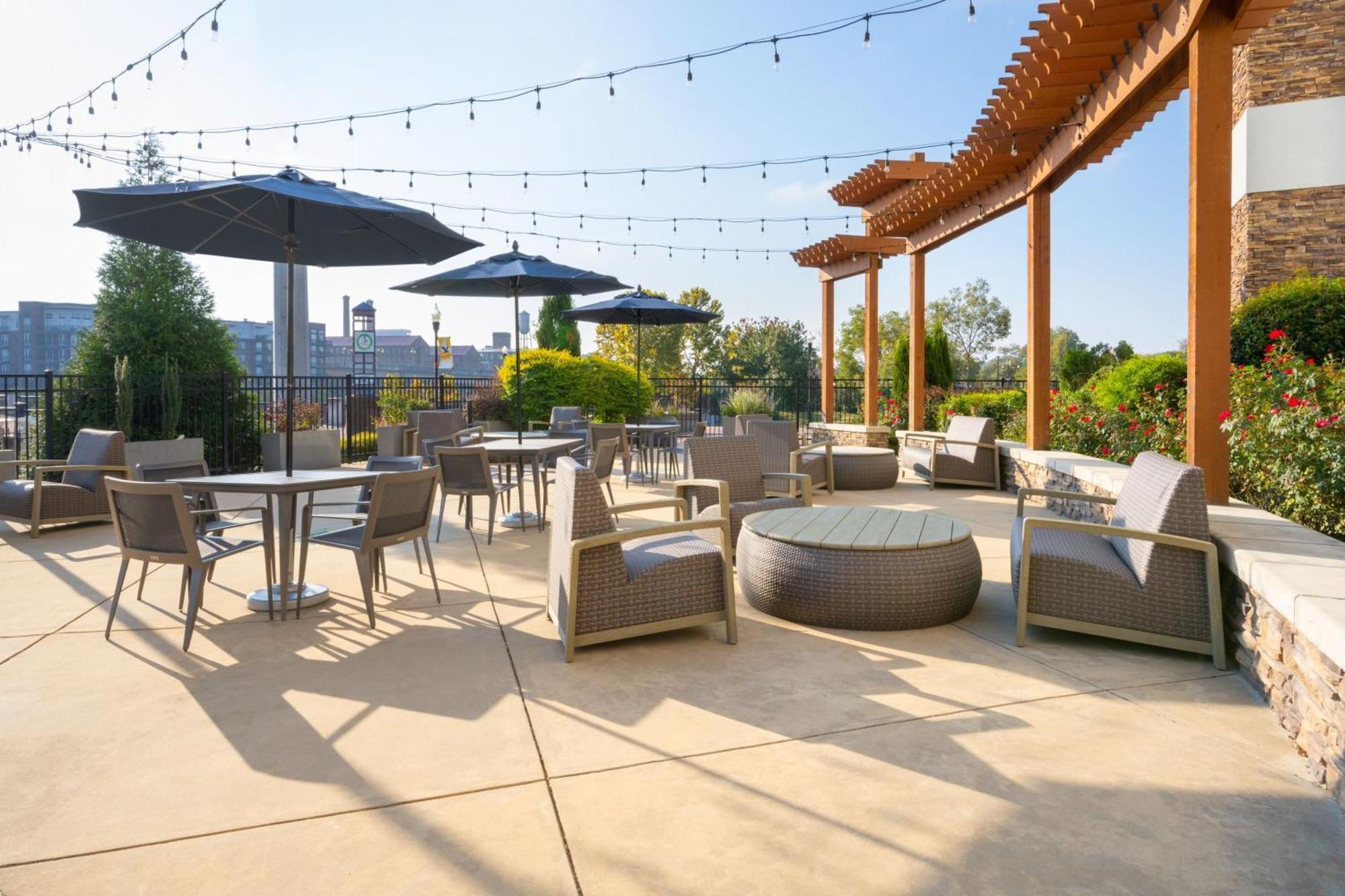 Courtyard By Marriott Columbus Феникс Сити Екстериор снимка
