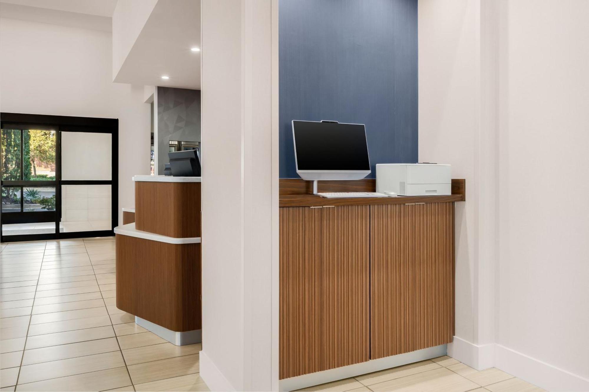 Courtyard By Marriott Columbus Феникс Сити Екстериор снимка