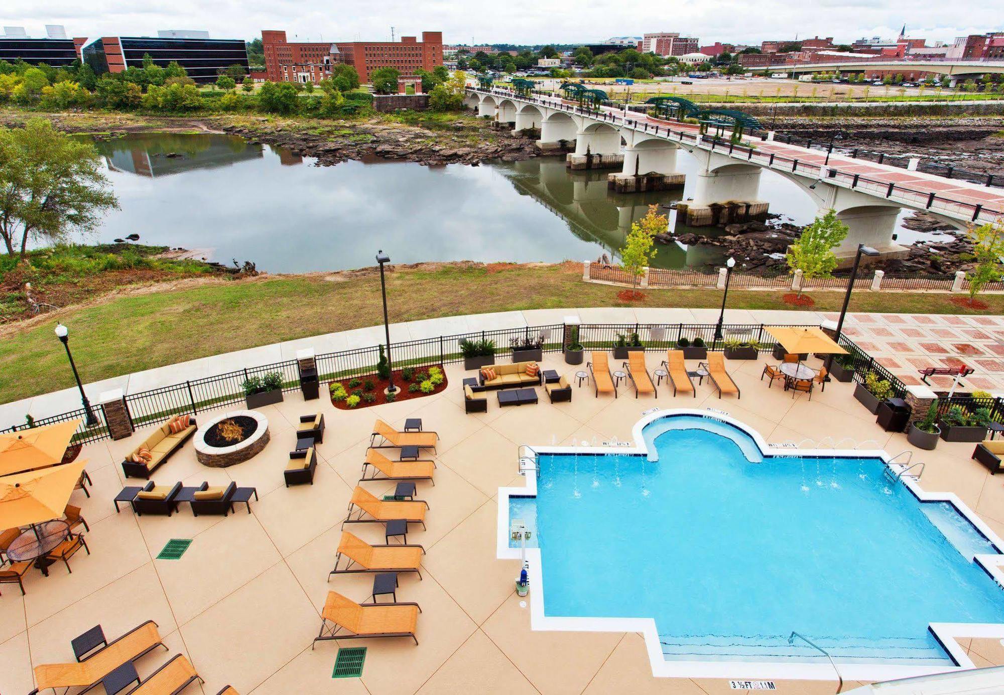 Courtyard By Marriott Columbus Феникс Сити Екстериор снимка